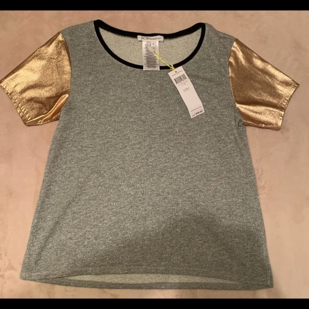 grey shirt